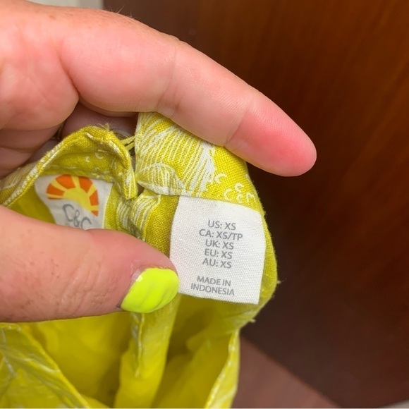 C&C California 100% Linen Palm Tree Dress - Picture 6 of 11